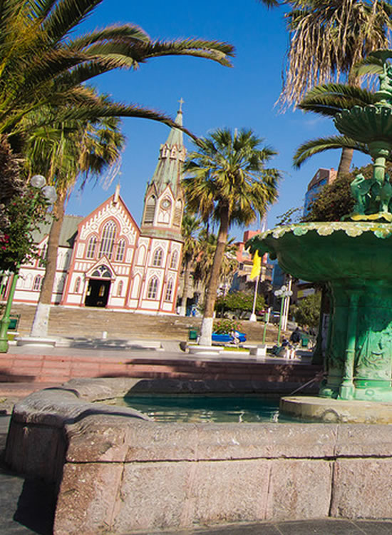 Iglesia San Marcos y plaza